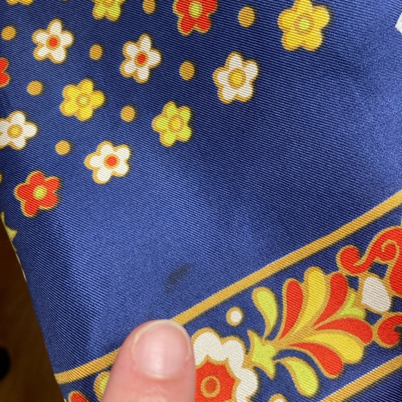 ❗️RARE❗️ Dior ‘Diorling’ 60s Silk Scarf - Picture 4 of 4